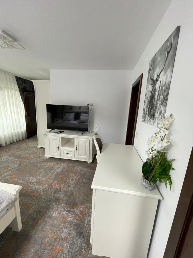 Pensiunea Alexolar New One Arada Exterior photo